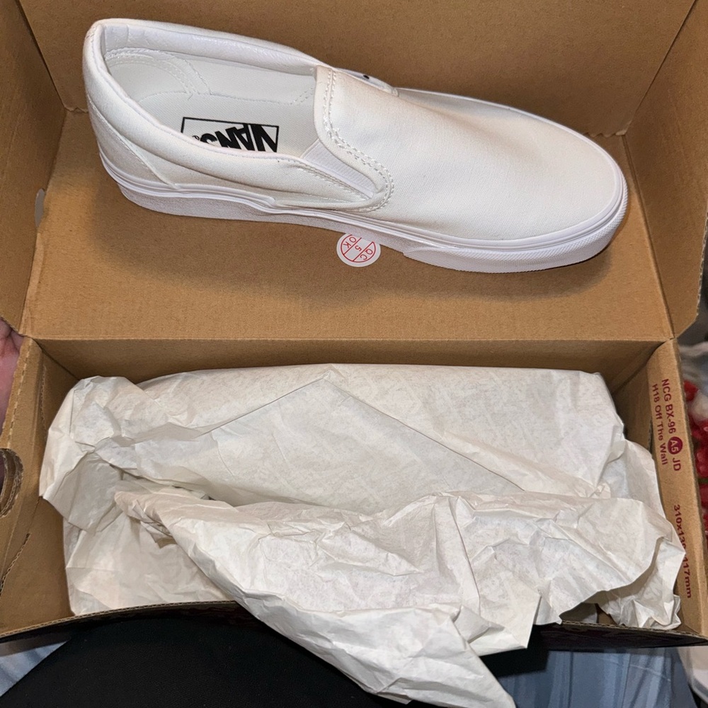 white slip on vans - Picture 3 of 3